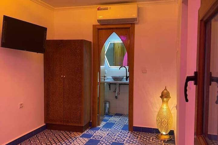 Room 7 of 50