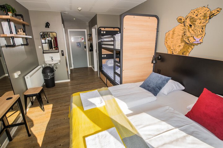 Room 32 of 56