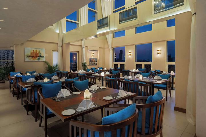 Dining 42 of 141
