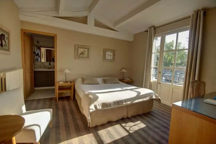 Room 6 of 38