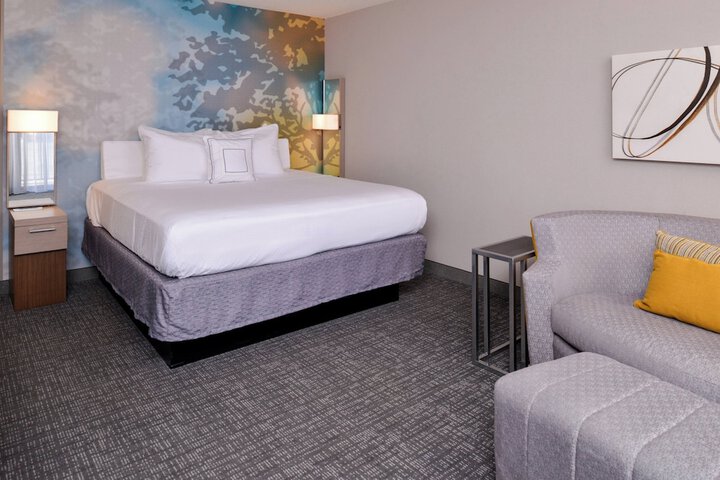 1 King Bed (1 of 13)