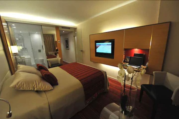 Room 5 of 39