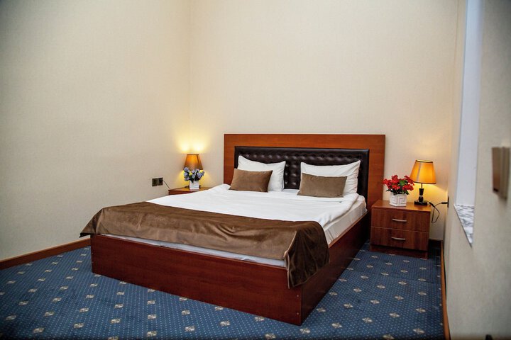 Room 2 of 42