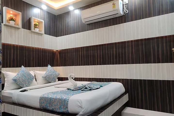 Room 7 of 19