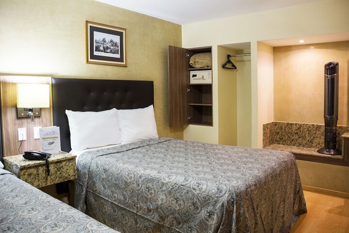 Room 16 of 42