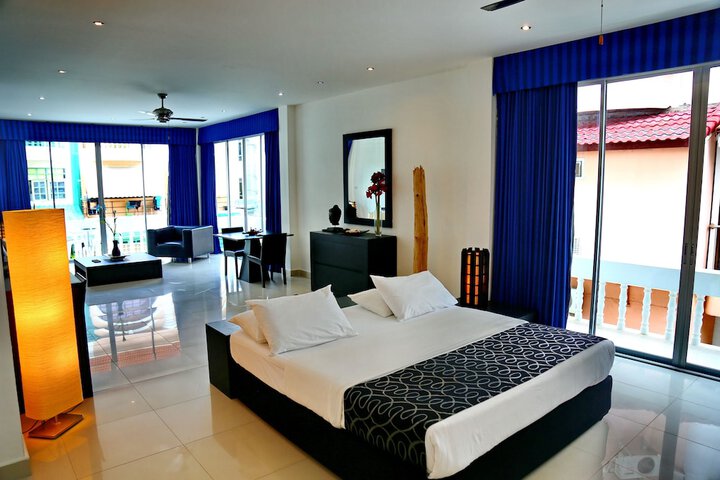 Room 33 of 88