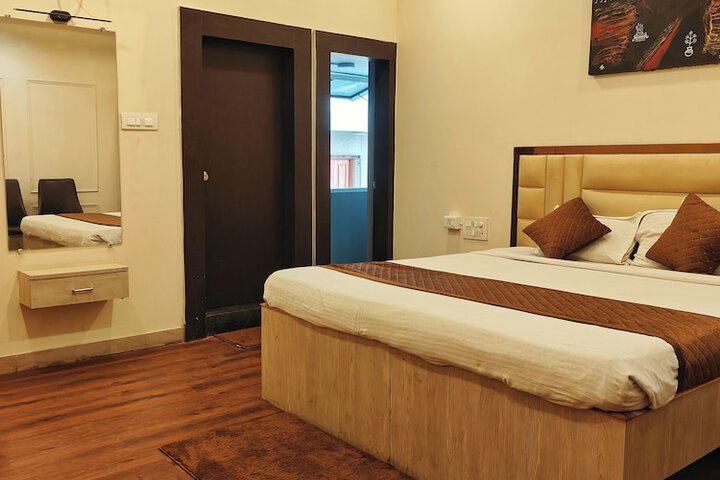 Room 21 of 33