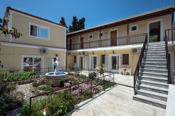 Hotel Exterior 67 of 73