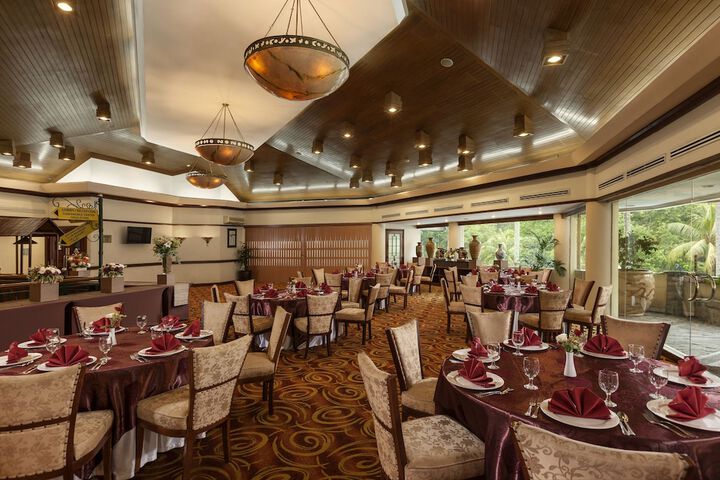 Dining Photos