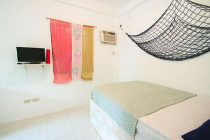 Room 14 of 32
