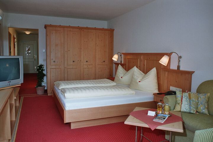 Room 12 of 48