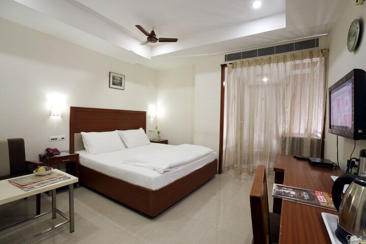 Room 5 of 41