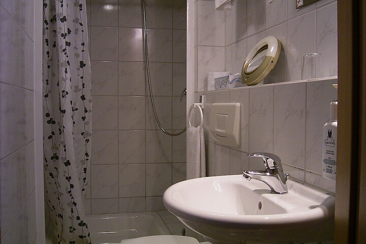 Room 8 of 49