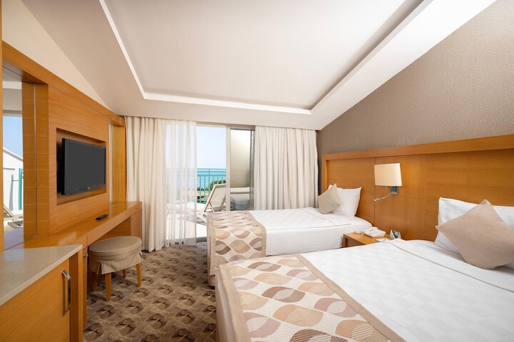 Room 65 of 321