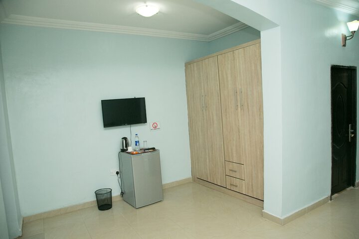 Room 5 of 35