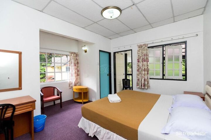 Room 8 of 25