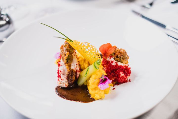Dining 91 of 147