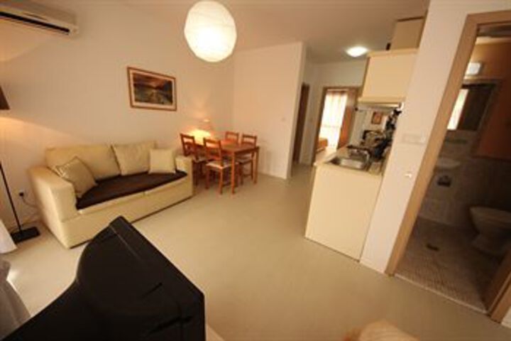 Room 55 of 153