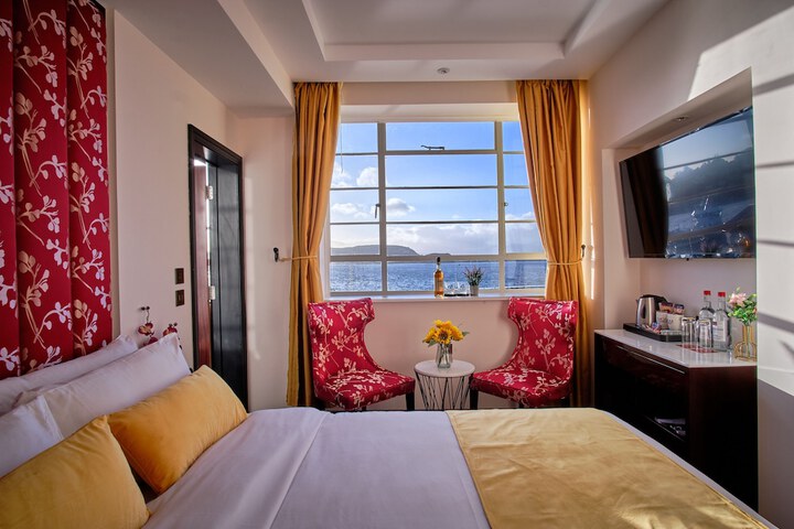 Room 10 of 87