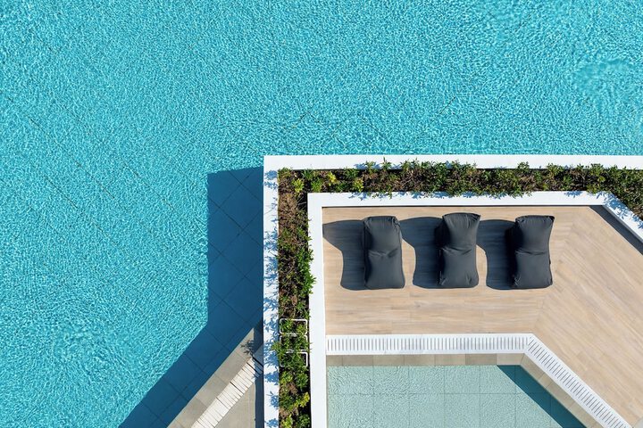 Pool 31 of 60