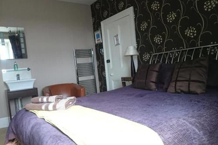 Room 2 of 17