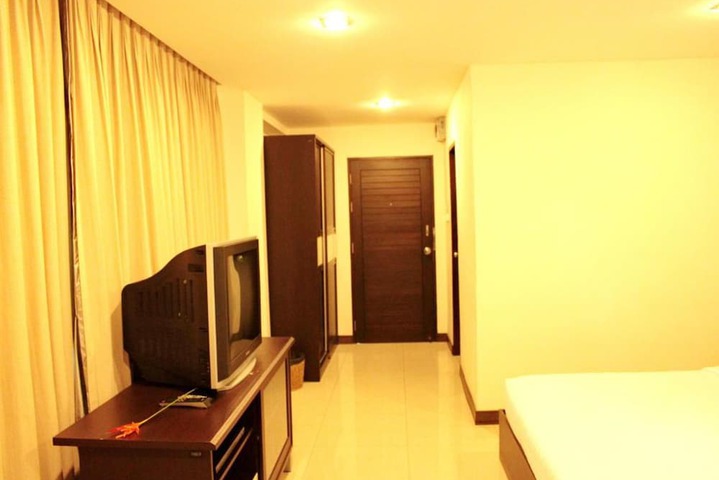 Room 19 of 34