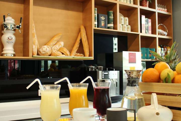Breakfast/Coffee Service 12 of 15