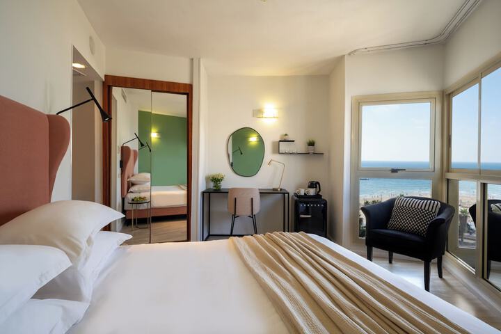 Room 29 of 64