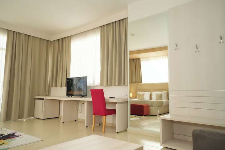 Room 25 of 61