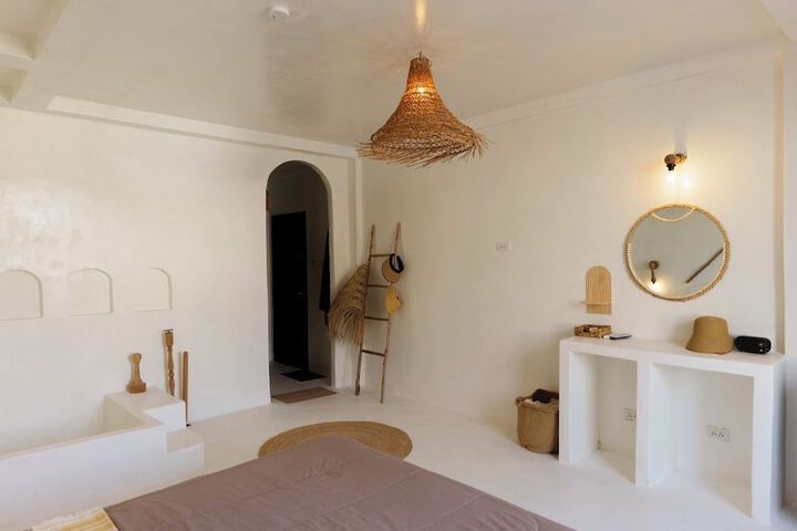 Room 9 of 27