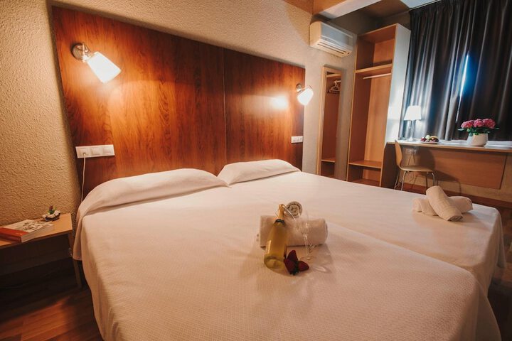 Room 28 of 52