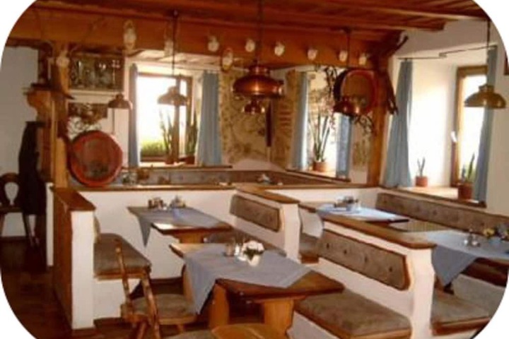 Dining 14 of 21