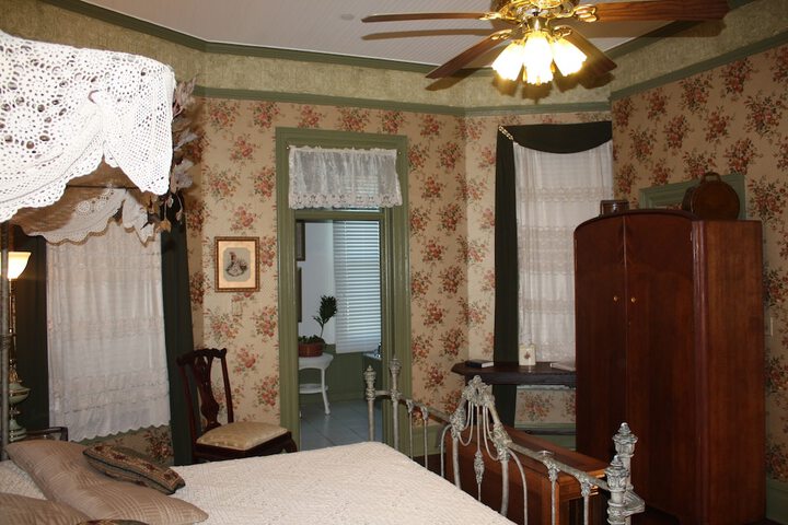 Room 11 of 52