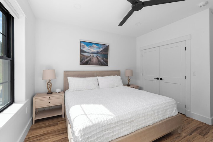 Room 28 of 103