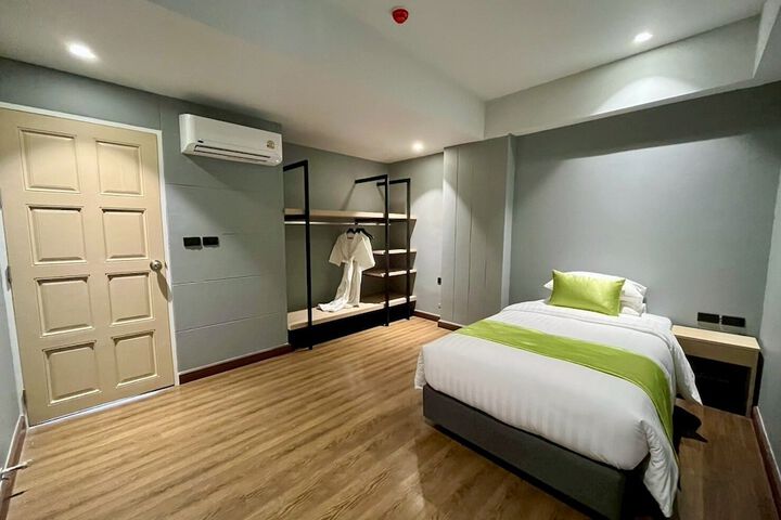 Room 15 of 35
