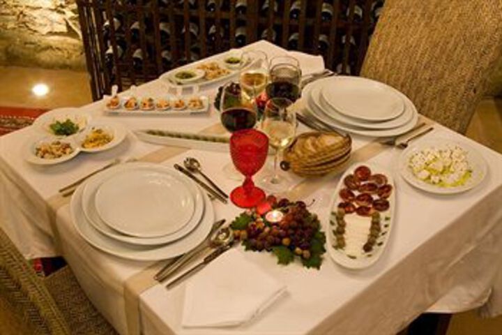 Dining 7 of 28