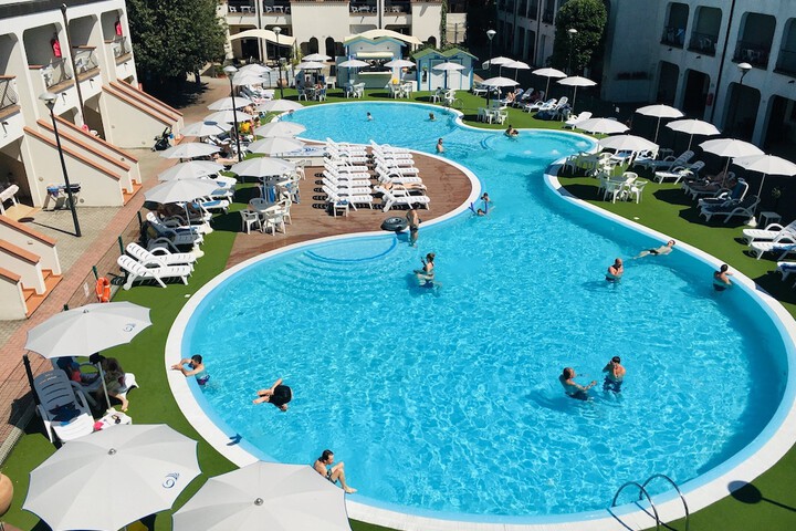 Pool 20 of 40