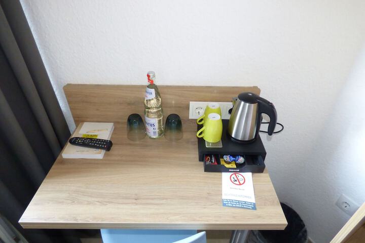 Room 5 of 40
