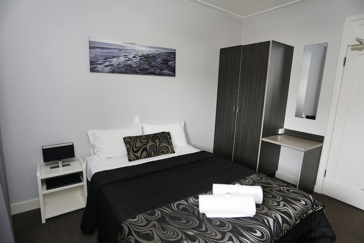 Room 17 of 58