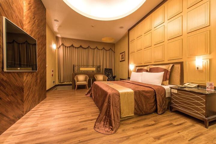 Room 19 of 54