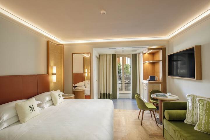 Room 7 of 42