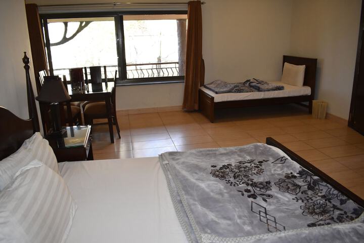 Room 5 of 25