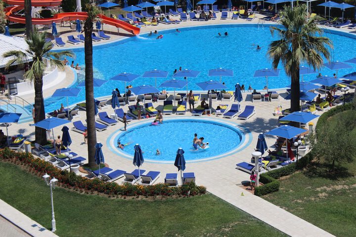 Pool 113 of 164