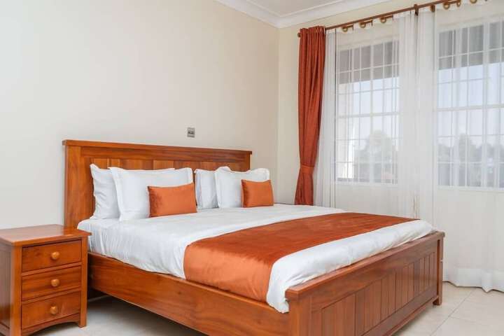 Room 3 of 7
