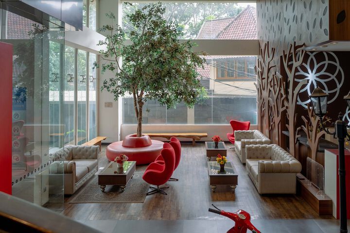 Guest Lobby