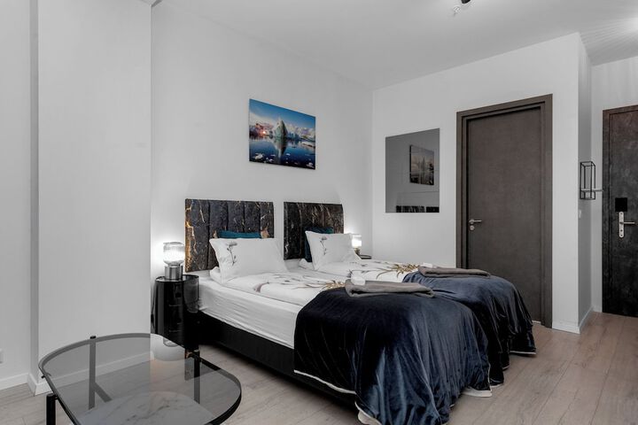 Room 72 of 219