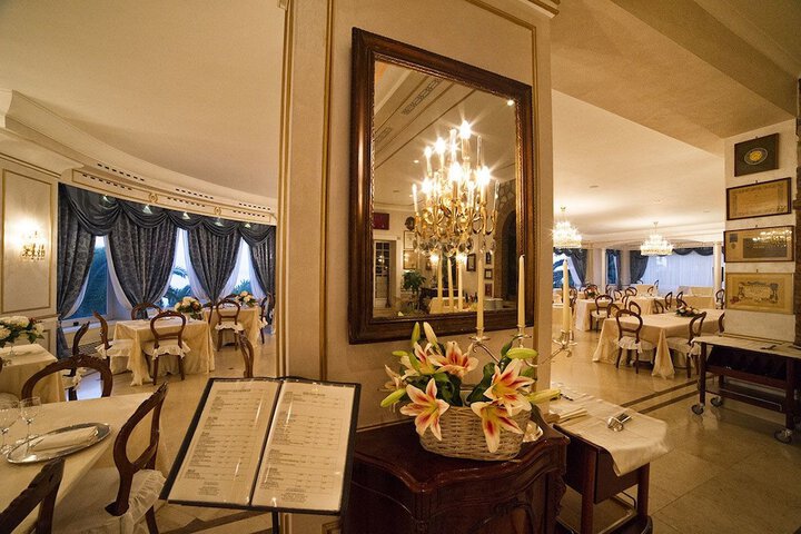 Dining 49 of 67