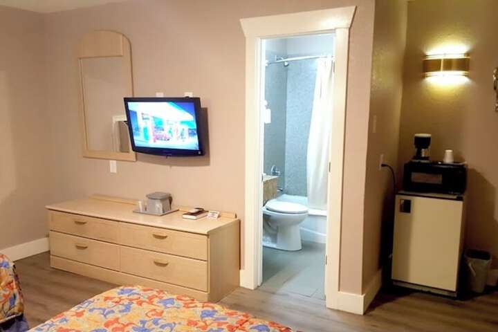 Room 5 of 10