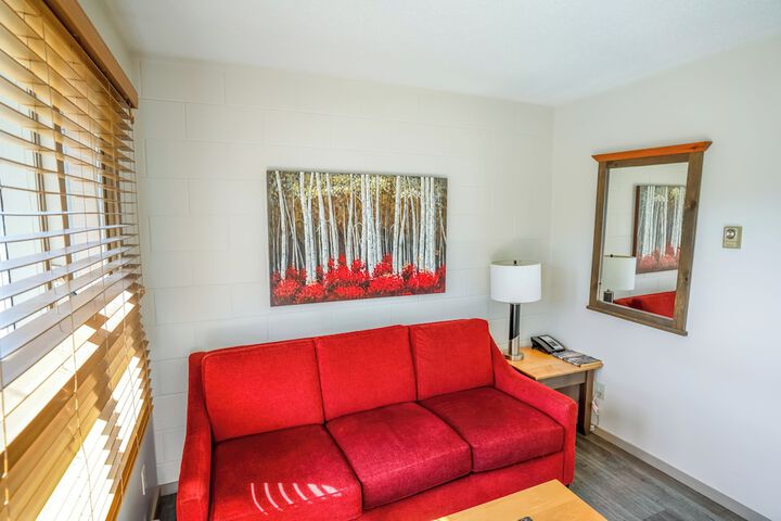 Room 10 of 17