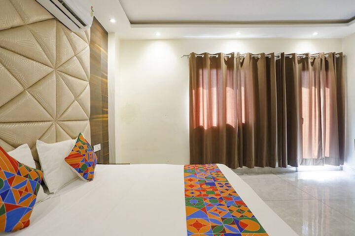 Room 8 of 24